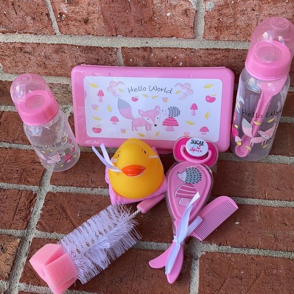 Le Bebe Favorite Baby Girl 10-Piece Pink Gift Set - Picture 7 of 9